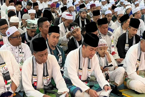 Gathering held at a mosque in Johor, Malaysia, in solidarity with Palestine