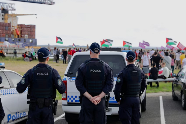 Pro-Palestine Demonstrators in Sydney Urge Boycott of Israeli-Owned Shipping Firm