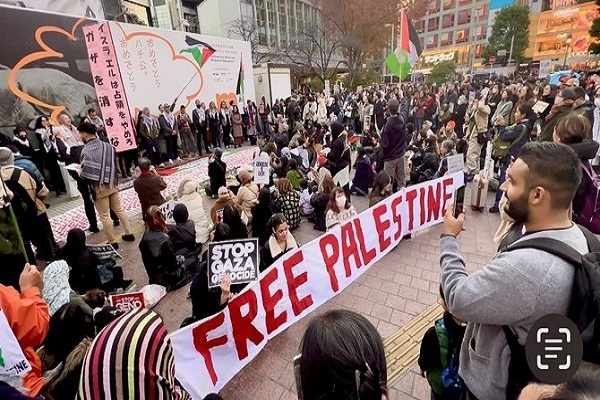 Gathering held in Tokyo, Japan, to remember those killed in Gaza