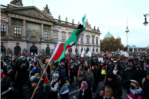 Worldwide Desaturations Call for End to Atrocities in Gaza