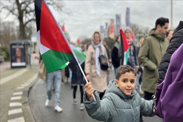 Protesters in The Hague Urge Probe into Israeli Crimes in Gaza