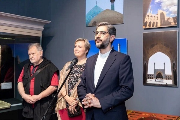 Quranic Artworks from Iran Displayed at Saint Petersburg Museum  