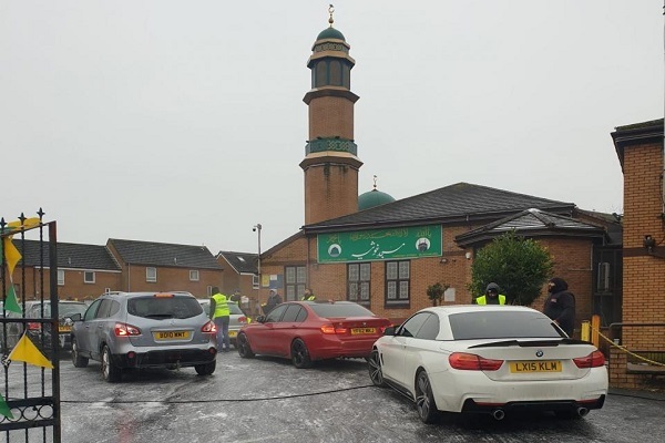 Blackburn mosque volunteers wash cars to raise money for Gaza