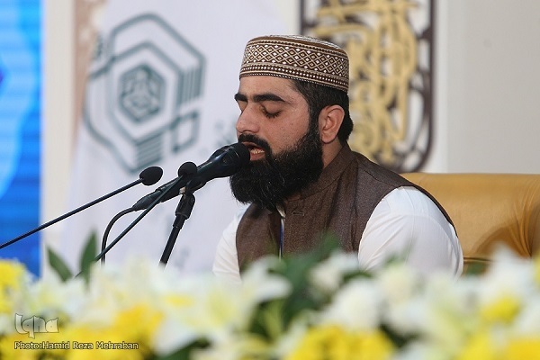 Five Memorizers, Four Qaris Compete on 1st Day of Iran Int’l Quran Contest  