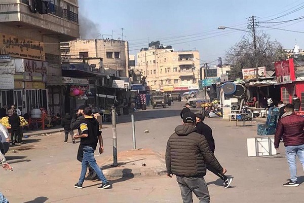 Palestinian youths confront Israeli army in Nablus