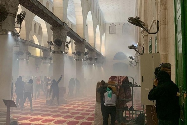 Israeli regime forces raid Al-Aqsa Mosque