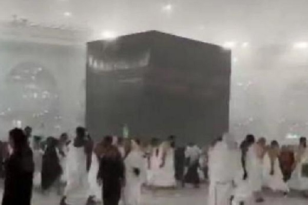 Heavy Rain in Mecca