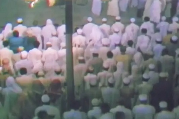 Old Footage Features Quran Recitation at Mecca Grand Mosque