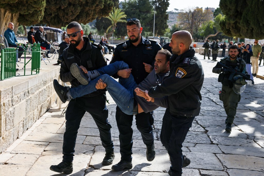 Israeli Forces Raid Al-Aqsa Mosque, Violently Remove Peaceful Worshippers