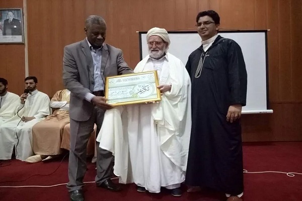 Algerian Quran Calligrapher Sheikh Ali Qassimi Dies at 90