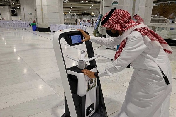 Grand Mosque in Mecca being sanitized