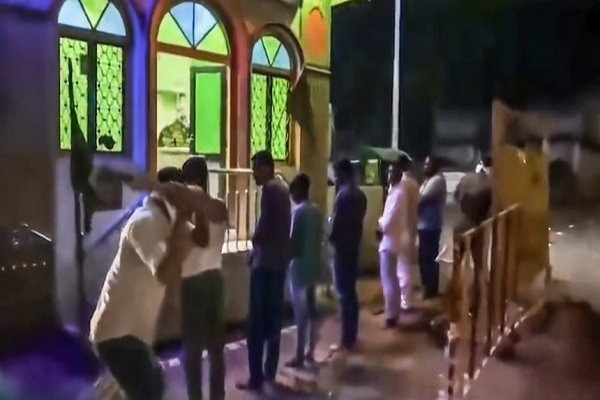 Muslim Men Flogged by Indian Police after Protesting against Demolition of Mosque