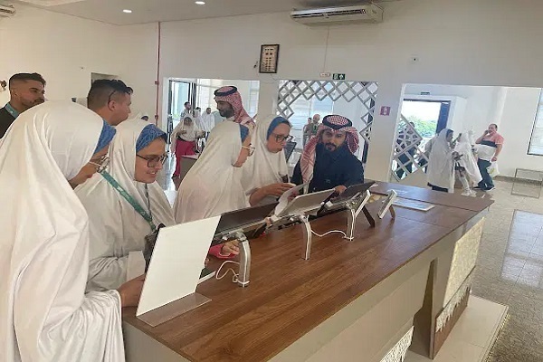 Brazil’s Tourism Minister Wears Hijab, Visits Quran Exhibition  