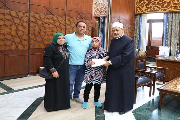 Visually-Impaired Memorizer of Quran Honored by Al-Azhar Chief
