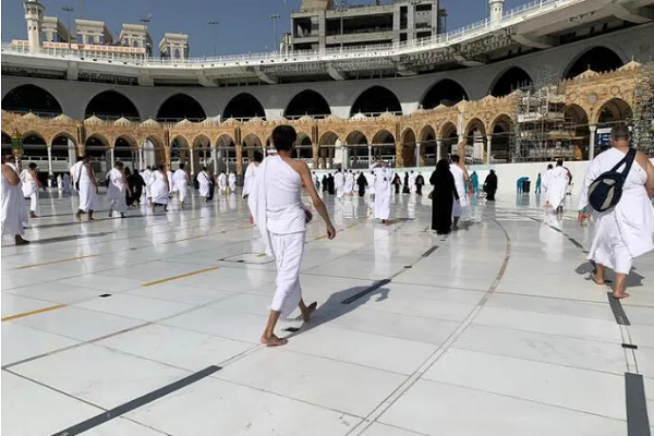 Pilgrims in Mecca Grand Mosque