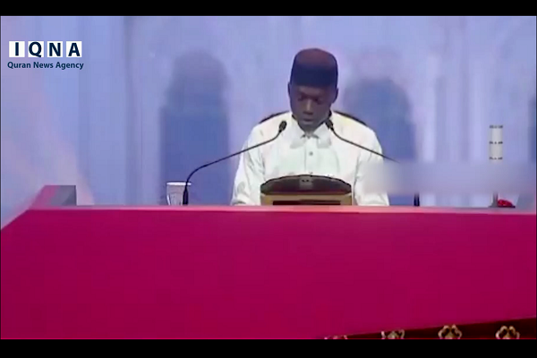Memorizer from Ginea reciting Quran