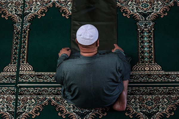 Saying prayers