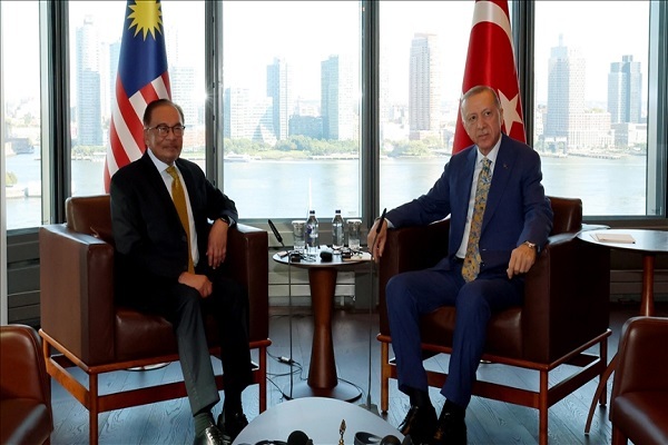 Turkish President Recep Tayyip Erdogan and Malaysian Prime Minister Anwar Ibrahim  meet in New York
