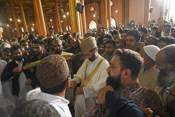 Kashmiri leader Mirwaiz Umar Farooq