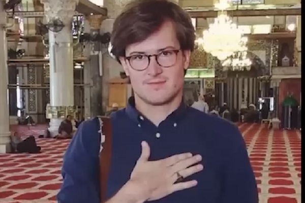 German Photographer Talks about Magnificence of Ashura, Arbaeen (+Video)
