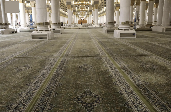 Over 25,000 Carpets Cover Prophet’s Mosque in Medina