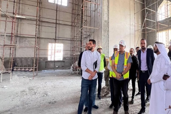Head of the Department of Islamic Affairs in Sharjah visits an under-construction mosque