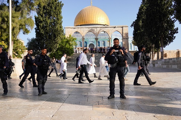 Aqsa Mosque stormed by illegal Israeli settlers
