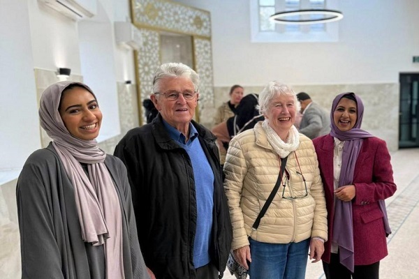 Non-Muslims visit a mosque in Blackburn, the UK