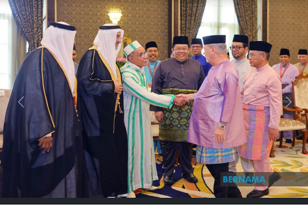 Malaysia King Honors Participants in Int’l Quran Contest  