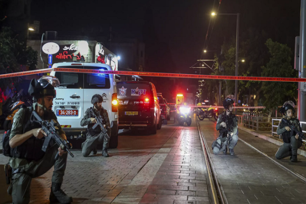 Israeli forces at the scene of a shooting operation in the Jaffa neighborhood in southern Tel Aviv on October 1, 2024.