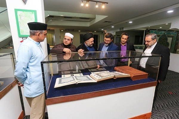 An Iranian Quranic delegation visits a Quranic center in Malaysia