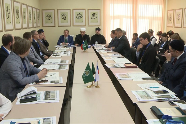 A gathering of Russian thinker and religious personalities from different faiths at the Islamic University of Moscow.