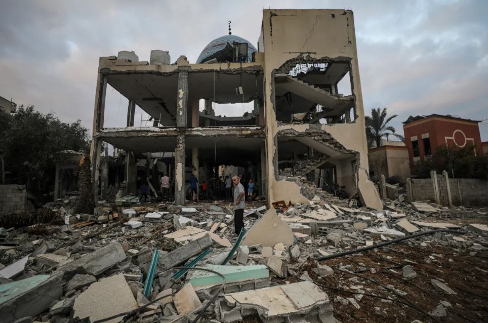 At Least 24 Displaced Palestinian Killed in Israeli Attack on Gaza Mosque