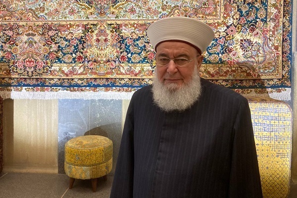 Sheikh Ghazi Tusuf Hunaina, the head of the Association of Muslim Scholars in Lebanon.