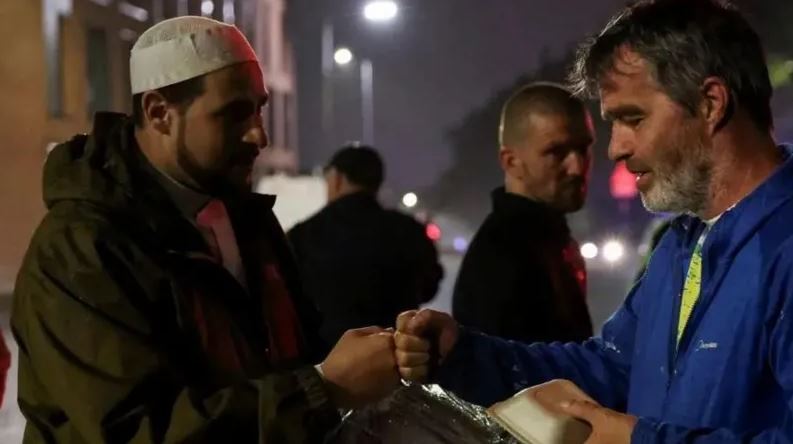 Liverpool Imam Celebrated for Turning Tensions into Dialogue Outside Mosque