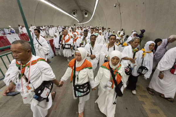 Indonesian pilgrims perform hajj in Mecca, Saudi Arabia on June 16, 2024