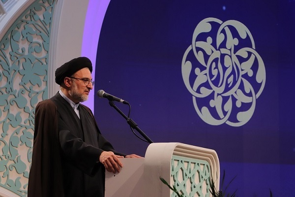 Hojat-ol-Islam Seyed Mehdi Khamoushi, the head of Iran’s Awqaf and Charity Affairs Organization, addressing the closing ceremony of Iran’s 47th National Quran Competition in Tabriz on December 19, 2024.