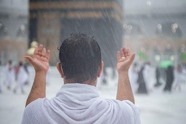 Rainy day at Mecca Grand Mosque