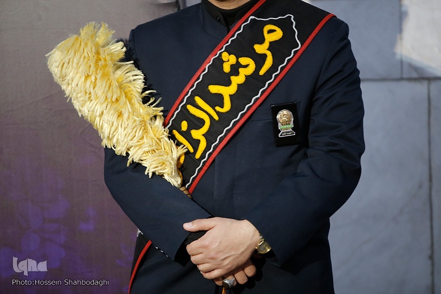 Over 450 Multilingual Staff Serve Non-Iranian Pilgrims at Imam Reza Shrine