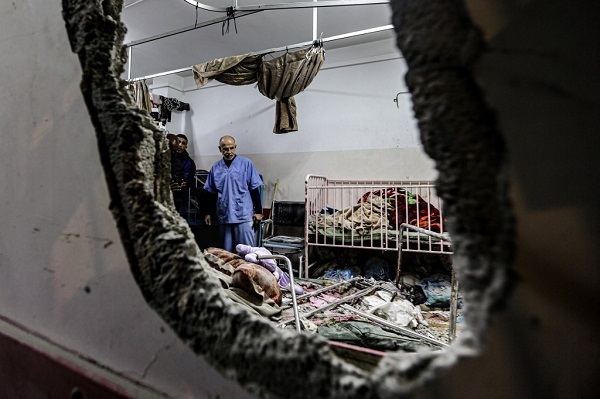 Gaza Nasser Hospital under attack