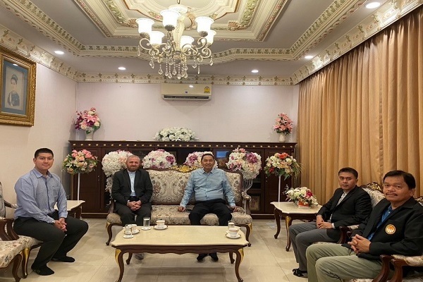 IaniA meeting of Iranian Cultural Attaché in Thailand Mehdi Zare Bieyb and director and members of the board of trustees of the Islamic Center of Thailand