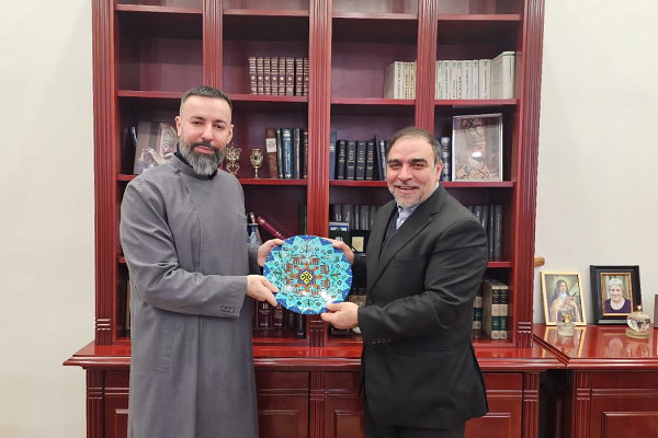 Mohammad Assadi Movahed and Bishop Anoushavan Zhamkochyan