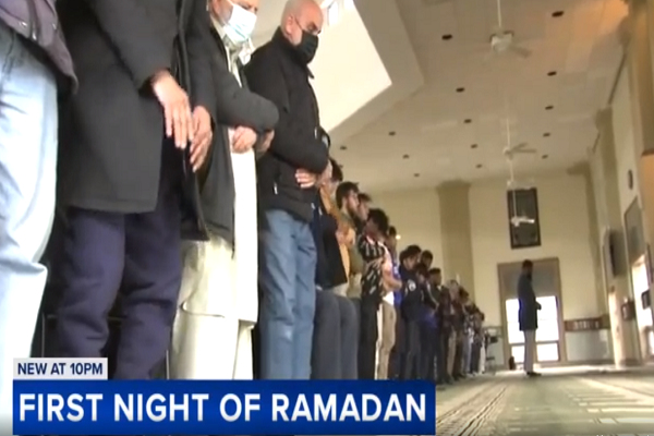 Muslim Americans in Chicago began their observation of Ramadan Sunday night with the first night of prayer at the Downtown Islamic center