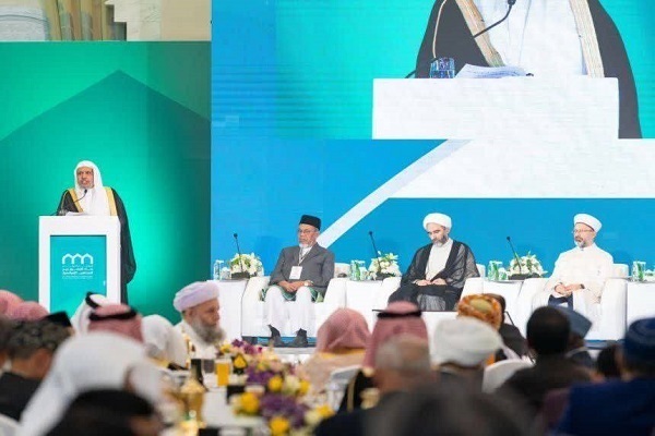 Cleric Stresses Muslim World’s Unanimity in Support of Palestine