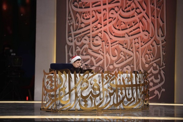 5-year-old Ali Najafi recites  Quran at the Mahfel TV show