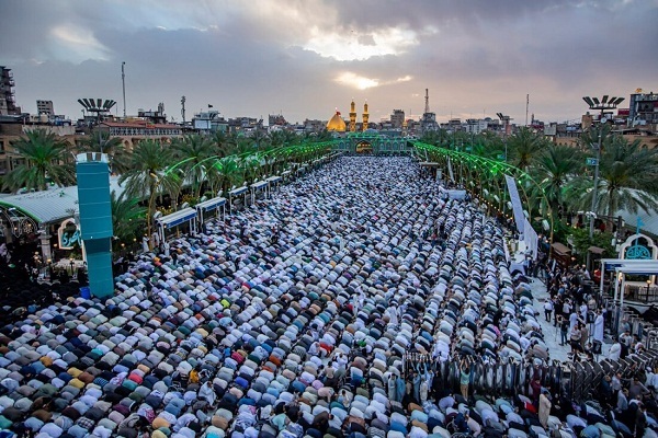 Large number of people attend Eid al-Fitr prayers in Karbala