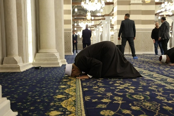 Al-Azhar Chief Visits Sayyida Zaynab Mosque in Cairo