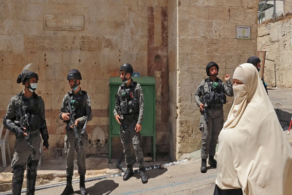 Israeli regime’s forces at Ibrahimi Mosque in the West Bank city of Al-Khalil (Hebron)