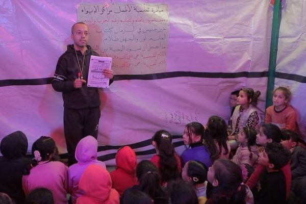 Education Amid War: Gaza Teacher Establishes Tent School
