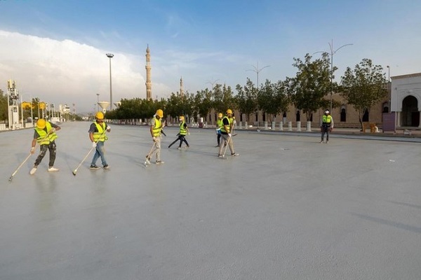 Road Cooling Initiative Implemented around Mosque near Mecca to Reduce Temperatures